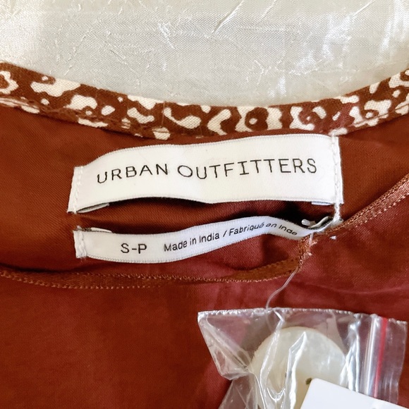 Urban Outfitters NWT floral wrap Romper - Picture 4 of 10